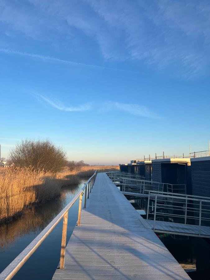 Hausboot Der Frieslaender Im Wangermeer Schillig Extérieur photo