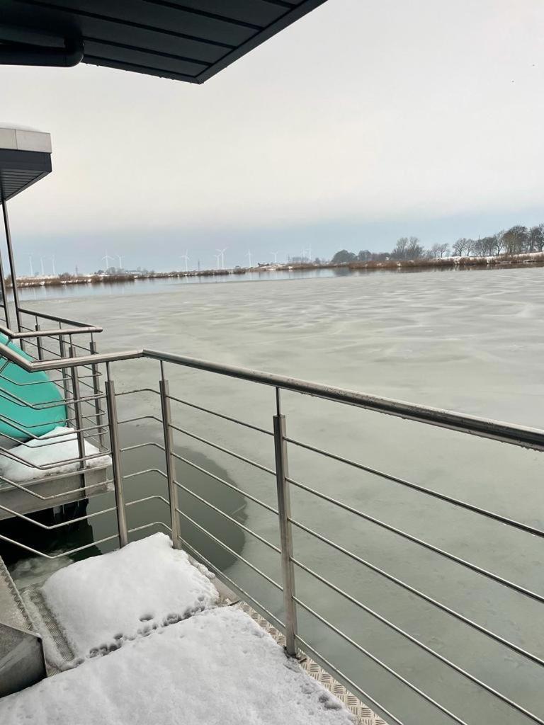 Hausboot Der Frieslaender Im Wangermeer Schillig Extérieur photo